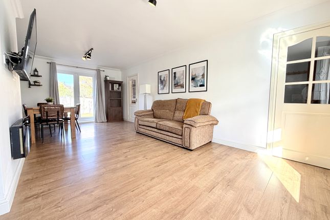 23, Newton Drive, Durham photo 2