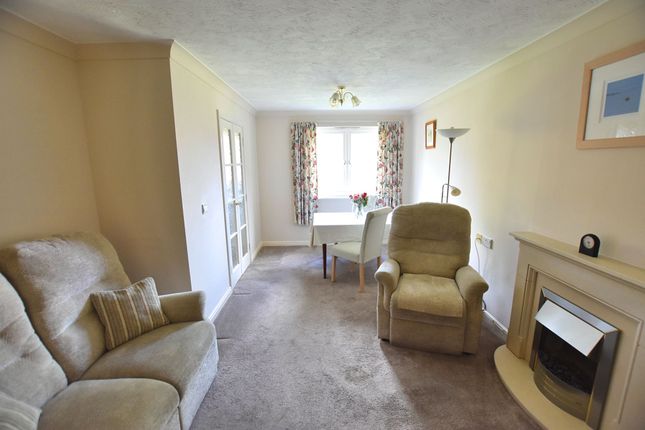 45 Lovell Court Parkway, Crewe photo 2
