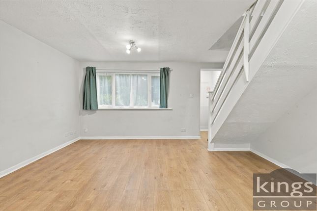 Mahon Close, Enfield photo 4