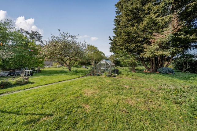 10 Home Road, Bedford photo 2