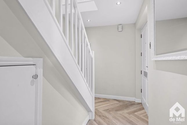 7, Blackthorn End, Cheltenham photo 4