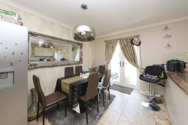 34, Harmondsworth Lane, West Drayton photo 4