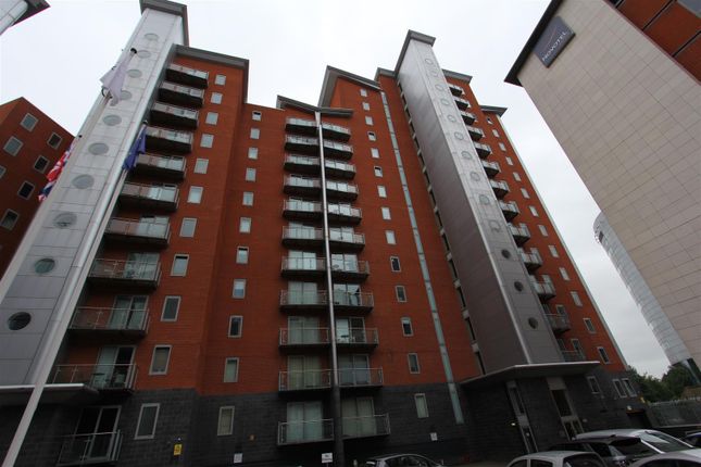 Flat to rent in Whitehall Quay, Leeds