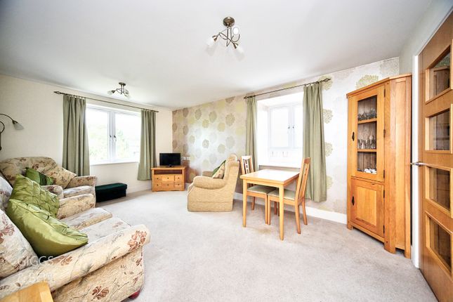 38 Hughes Court, Lucas Gardens, Luton photo 2