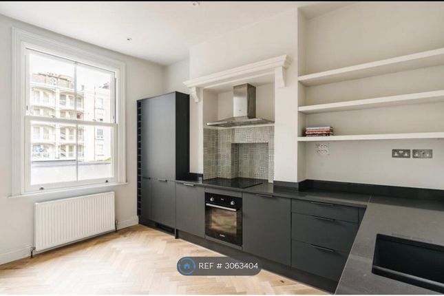 Flat, Swinton Street, London photo 3