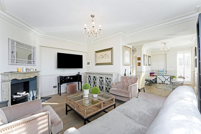 Flat to rent in Troy Court, Kensington High Street