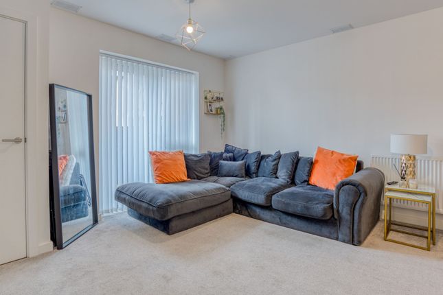 Flat for sale in Devonshire Close, Grays