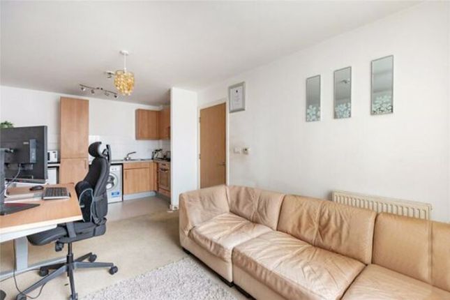 Flat for sale in Dolphin Approach, Romford