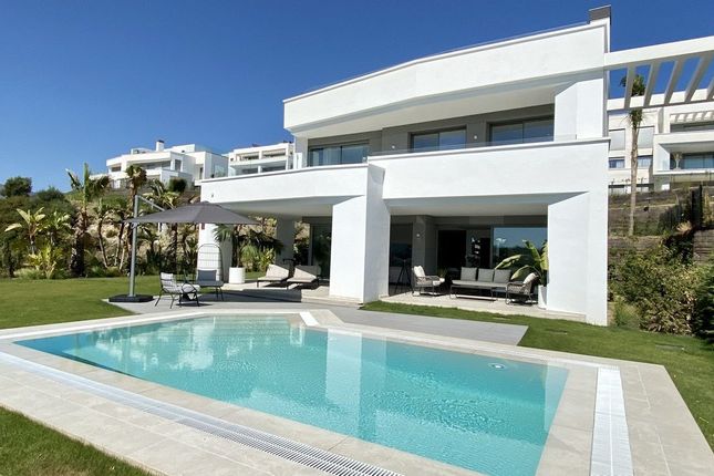 Thumbnail Villa for sale in Marbella, Málaga, Spain