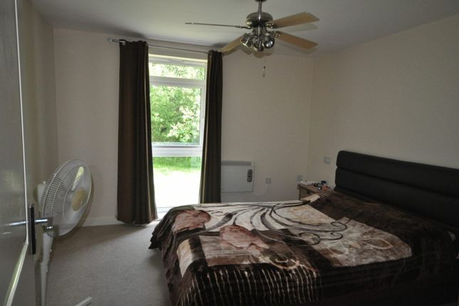 36, Billys Copse, Havant photo 5