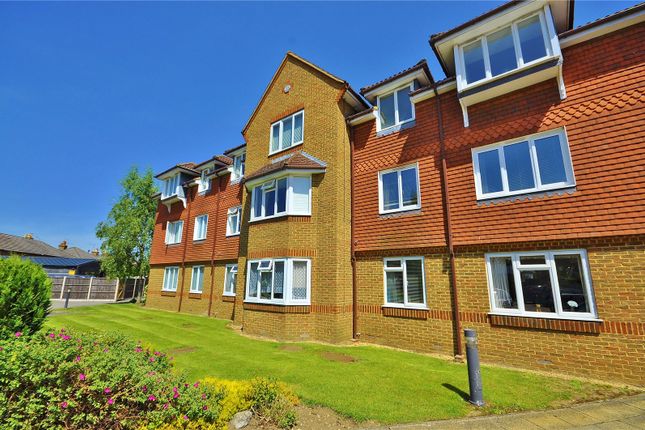 Thumbnail Flat to rent in Allingham Court, Summers Road, Godalming, Surrey