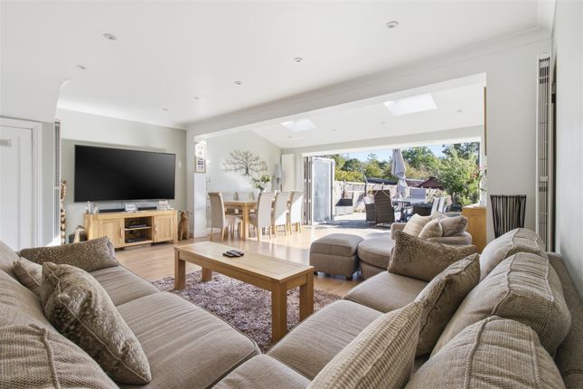 7, Dove Lane, Potters Bar photo 4