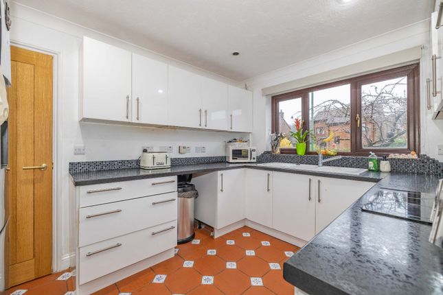6, Quarry Wood, Ashford photo 2