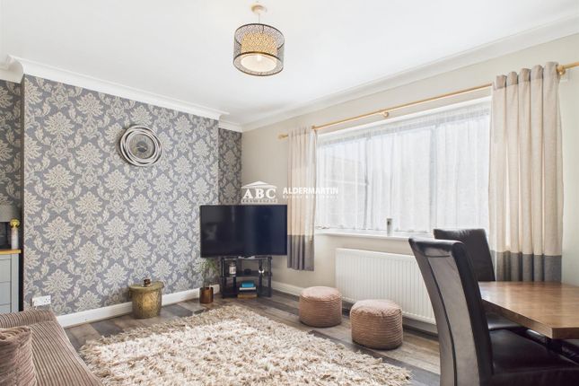 10, Orchard Court, Edgware photo 2