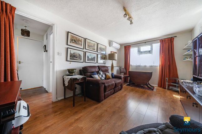 85, Clover Road, Surrey photo 3