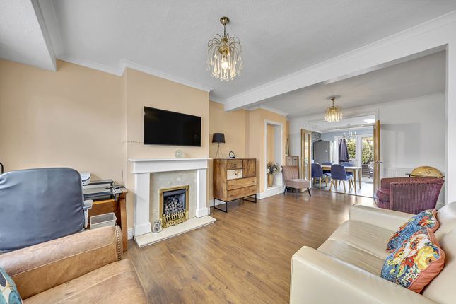 66, Lynton Avenue, Romford photo 2