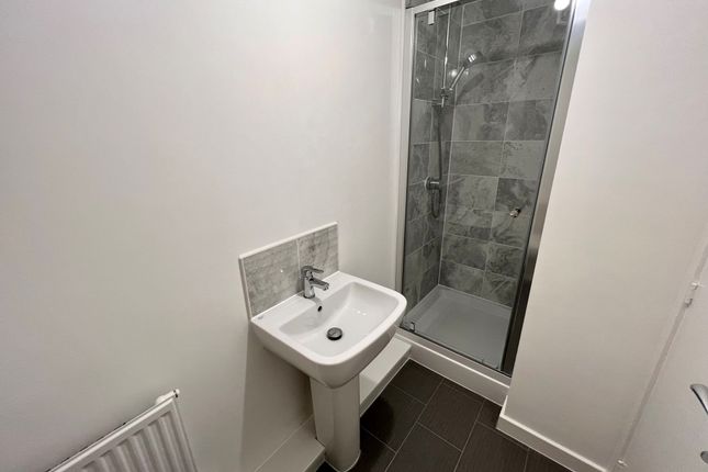 92, Coventry photo 5