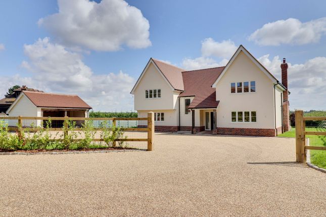 Thumbnail Detached house for sale in Hamlet Hill, Roydon