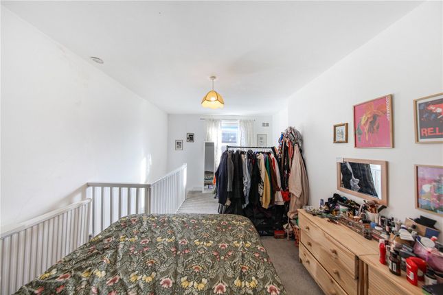 Flat for sale in Lynton Road, Crouch End, London