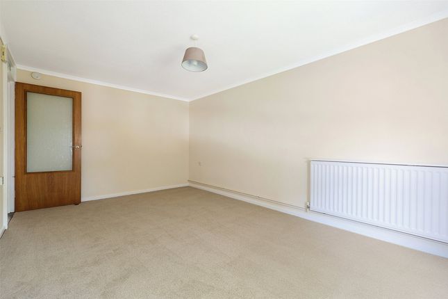 34, Orchard Way, Surrey photo 4