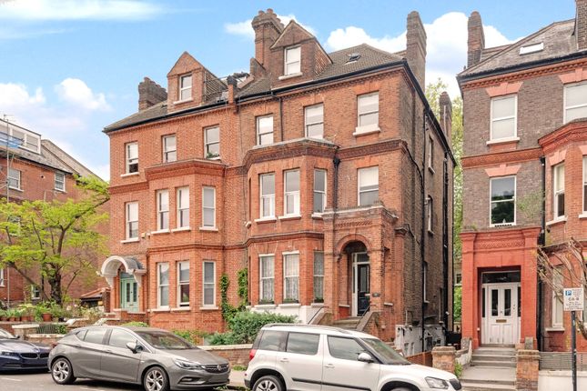 Thumbnail Flat for sale in Frognal, London