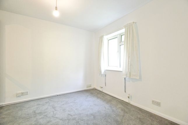 GR, 37, Larkswood Rise, St Albans photo 4