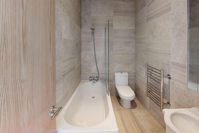 Flat 1, Redlands Place, Brighton Road, Horsham photo 3