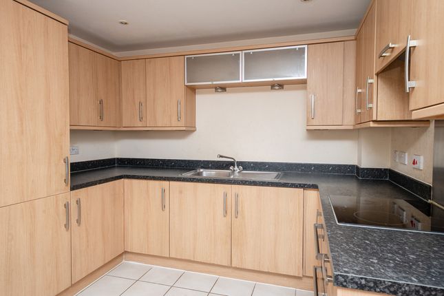 Lanadron Close, Isleworth photo 3