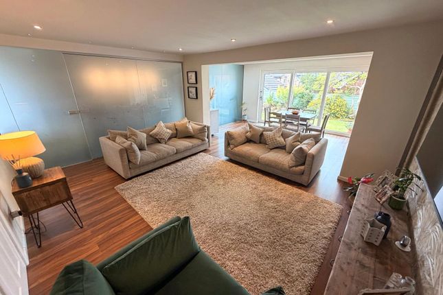 10, Wilson Fold Avenue, Bolton photo 4
