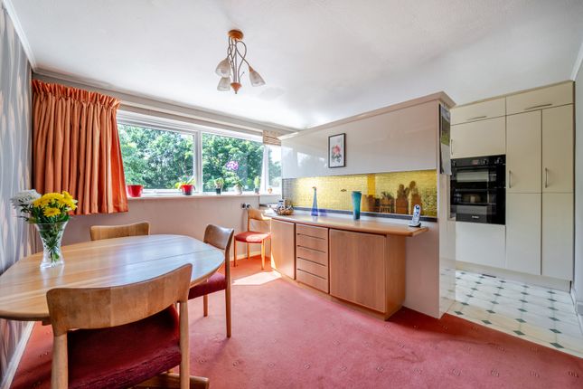 30, Grove Road, Shepperton photo 4