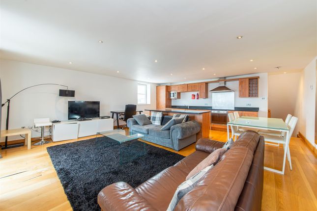 Flat to rent in Murton House, Grainger Street, Newcastle Upon Tyne