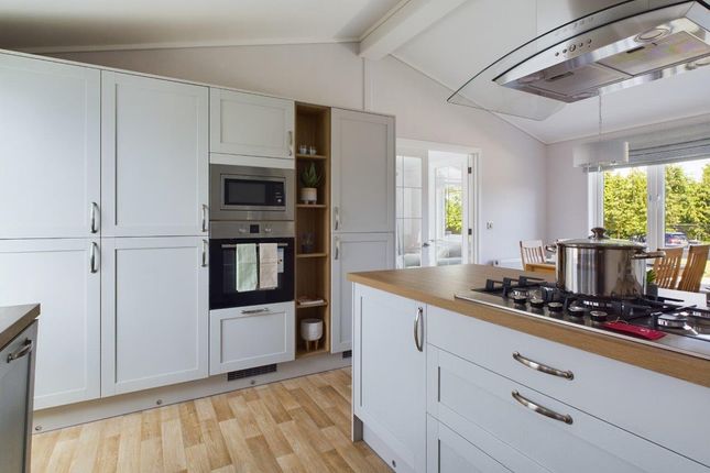 Dunley Luxury Lodges, The Orchard, Dunley, Stourport-On-Severn photo 4