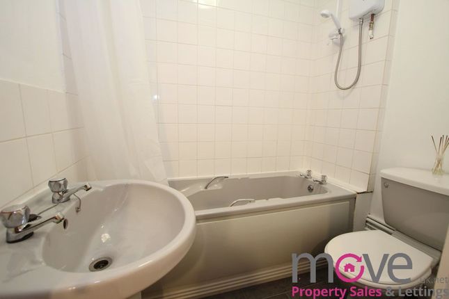 Flat 8, Millbrook Court Millbrook Street, Cheltenham photo 4