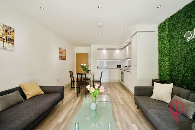 Flat 1, 440, North Woolwich Road, London photo 2