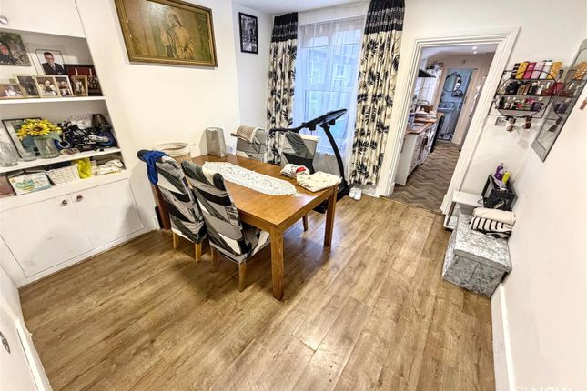 18, Tavistock Street, Luton photo 4