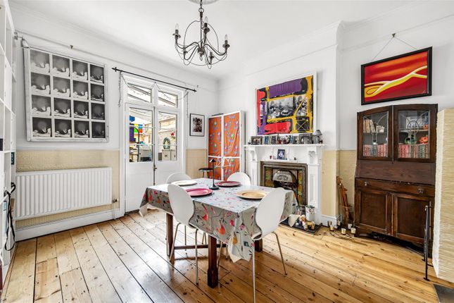 37, Birkbeck Grove, London photo 4