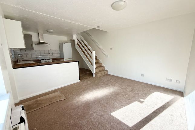 Meadowbrook Close, Slough photo 2