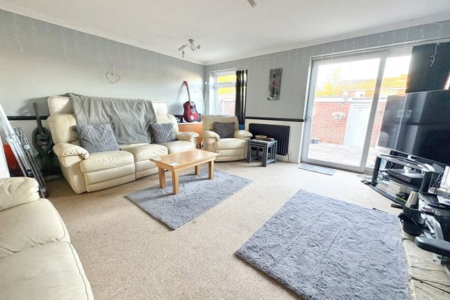 1, Dacombe Drive, Poole photo 4