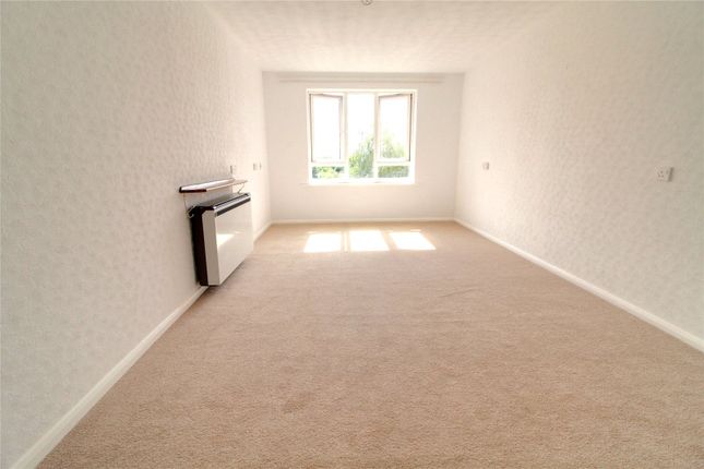Flat 61, Churchill Court,, Ainsley Close, London photo 5
