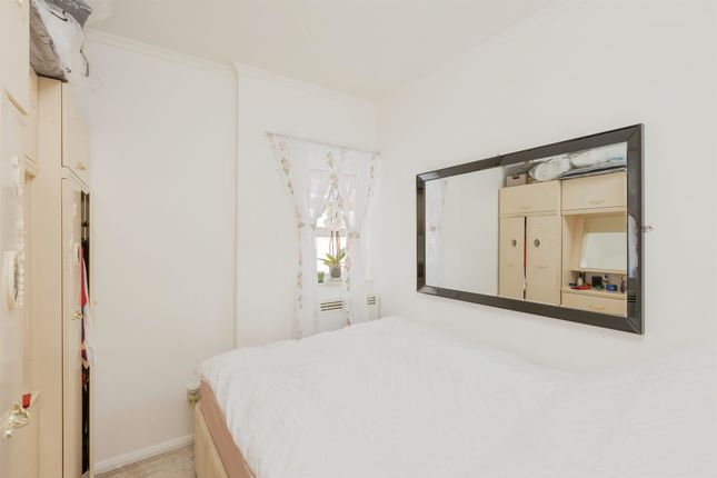 69a, Hunters Court, Showfields Road, Tunbridge Wells photo 3
