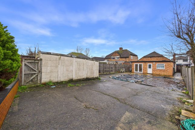 89, Desford Way, Surrey photo 3
