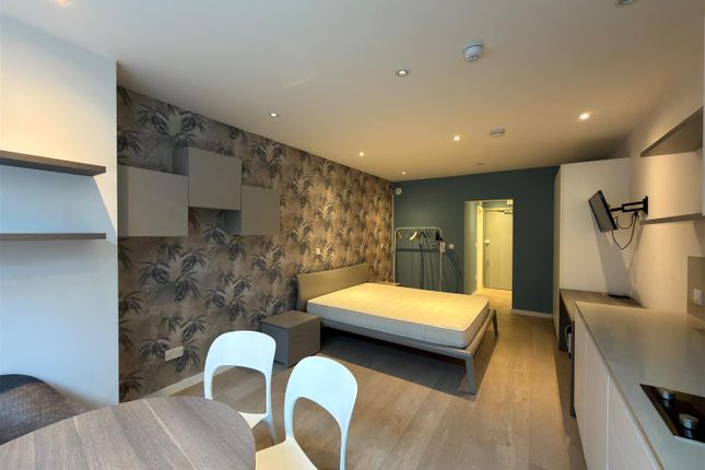 Flat 1, 10, Lymington Road, London photo 2