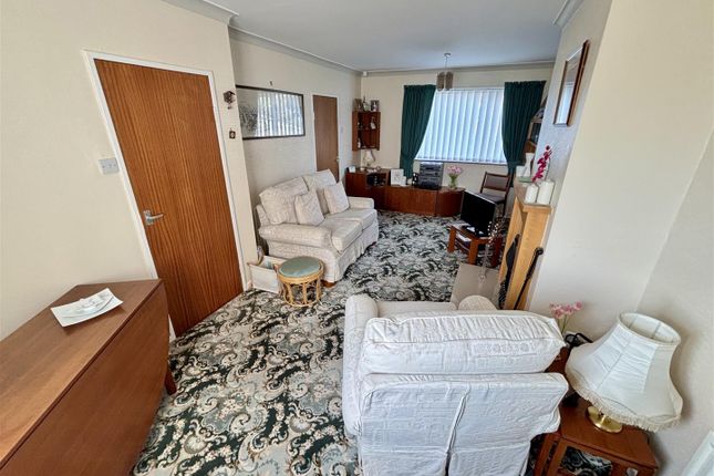 22, Springwell Avenue, Durham photo 4