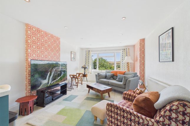 34, Willow Close, Ilfracombe photo 2