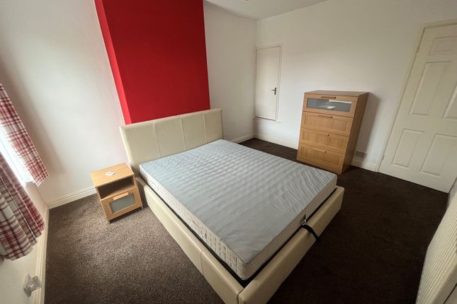 19, TIPTON photo 5