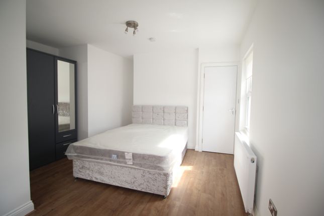 Flat 4, 16a, Queen Street, Maidenhead photo 2
