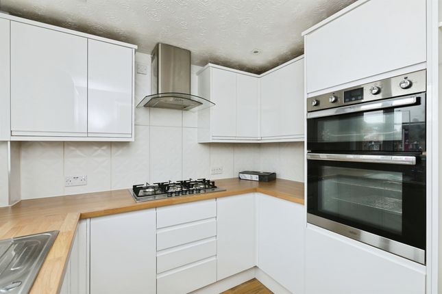 9, Astcote Court, Doncaster photo 2