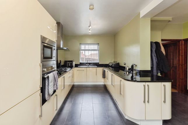 65, Durkar Lane, Wakefield photo 3