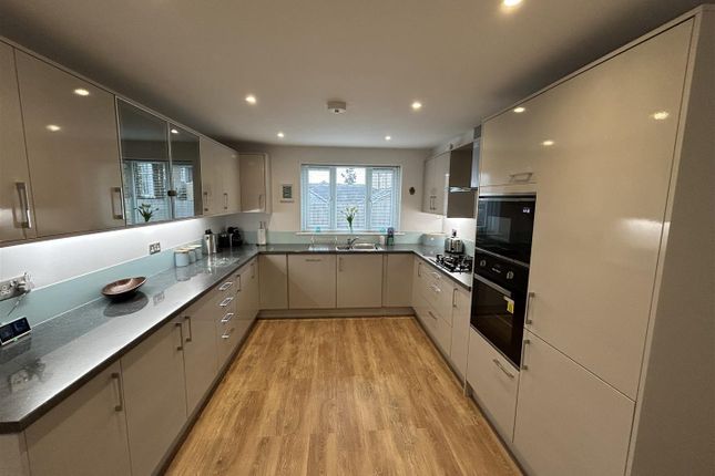 6 Chatterton Mews, Shire Lane, Lyme Regis photo 4