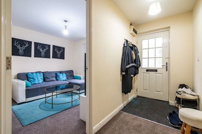 Town house to rent in Saddlecote Close, Manchester